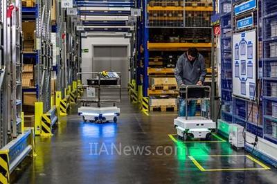 偉創力借助MiR移動機器人實現靈活物料運輸，提升精益生產效能